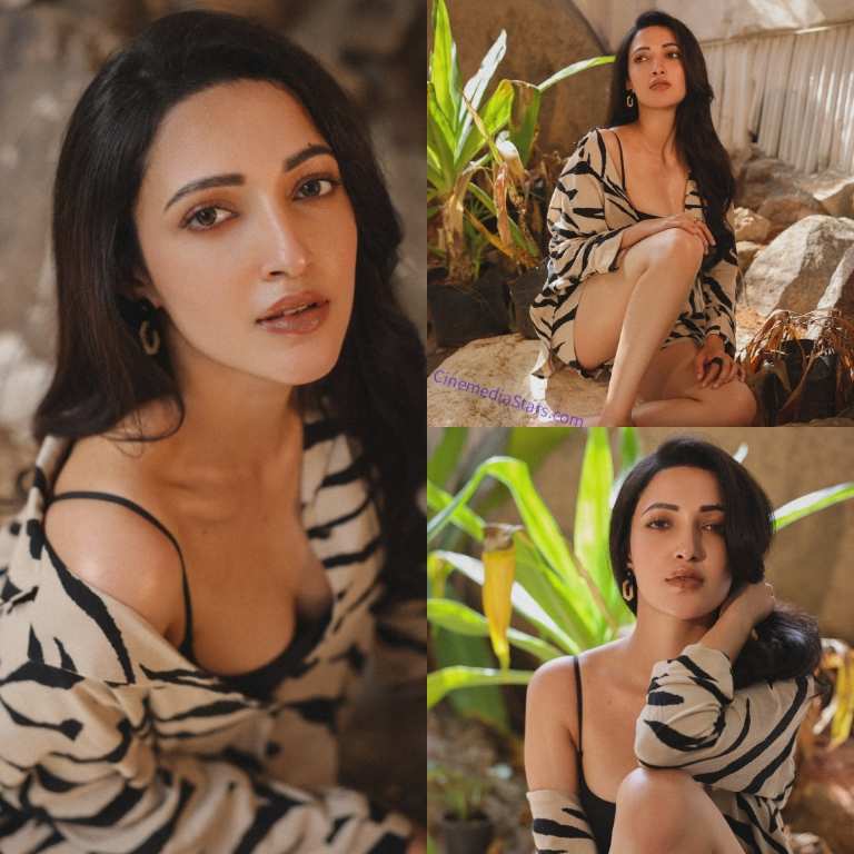 Telugu film actress Neha Shetty sizzling hot in Swim wear