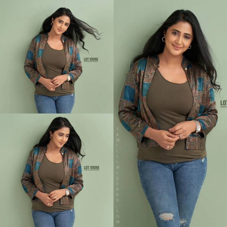 Malayalam Actress Kaniha Mesmerizing Stylish Outfit Stills