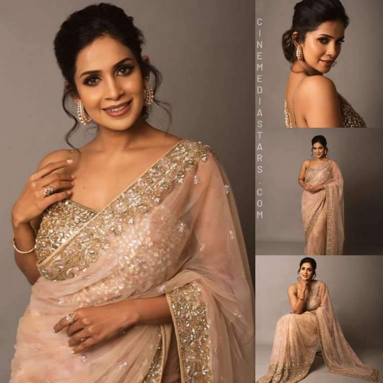 Latest Stills of Samyuktha Shanmuganathan: Fashion and Film Update